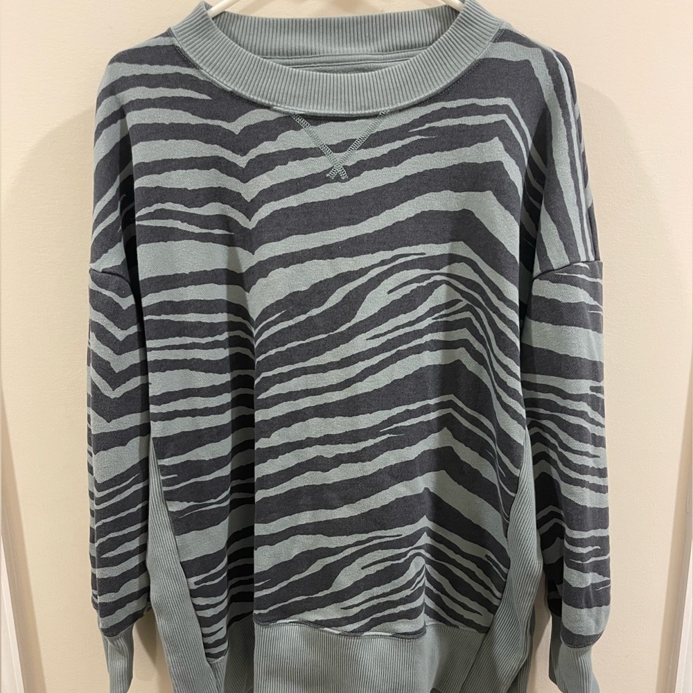 Aerie Good‎ Vibes Oversized Split Hem Zebra Print Sweatshirt Pullover Sz M - Picture 3 of 8